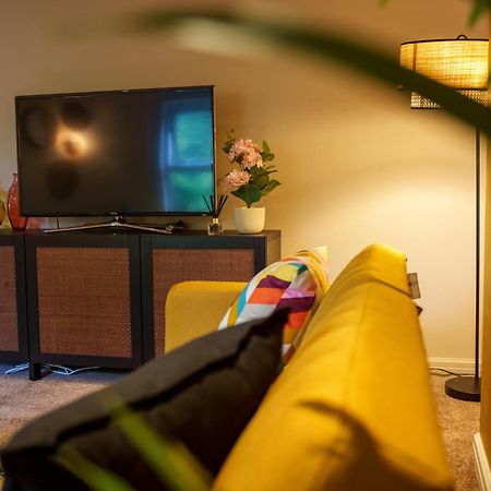 Stay With Airhgt @ Luxe Apartment In Central Harrogate Bagian luar foto
