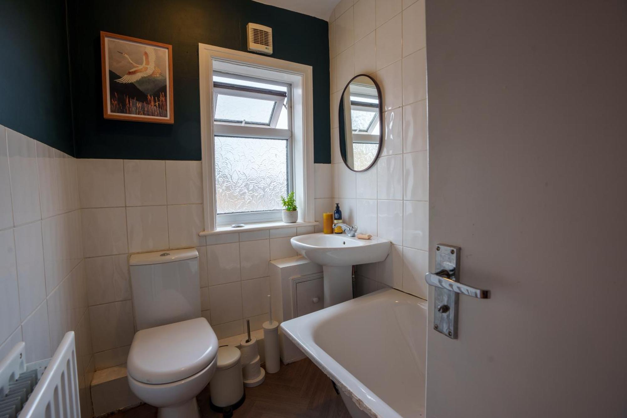 Stay With Airhgt @ Luxe Apartment In Central Harrogate Bagian luar foto