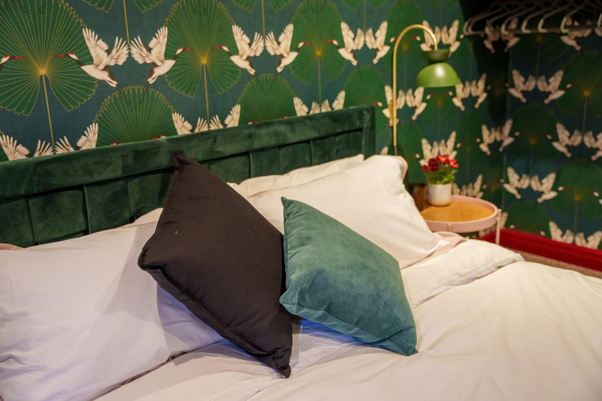 Stay With Airhgt @ Luxe Apartment In Central Harrogate Bagian luar foto
