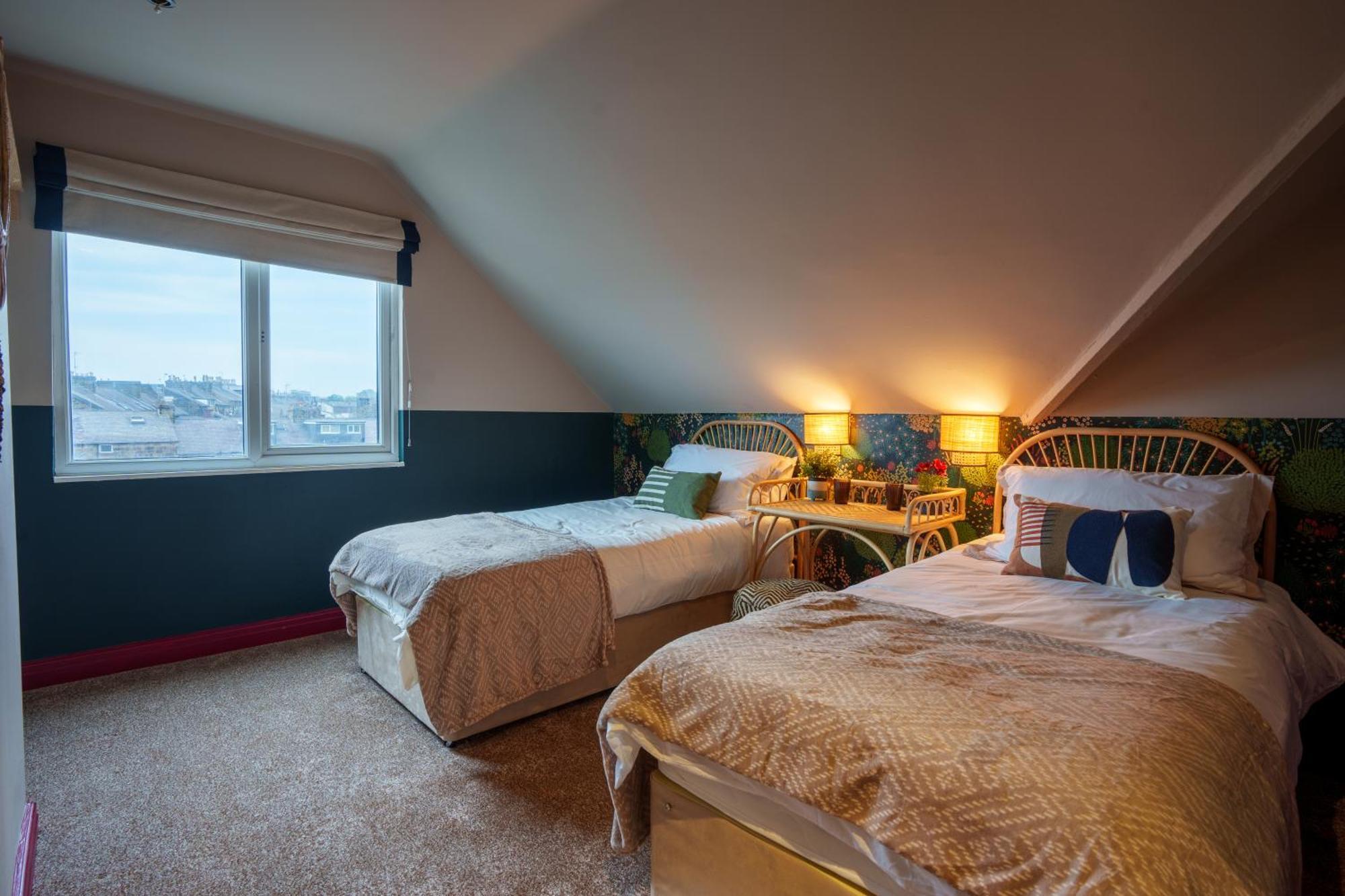 Stay With Airhgt @ Luxe Apartment In Central Harrogate Bagian luar foto