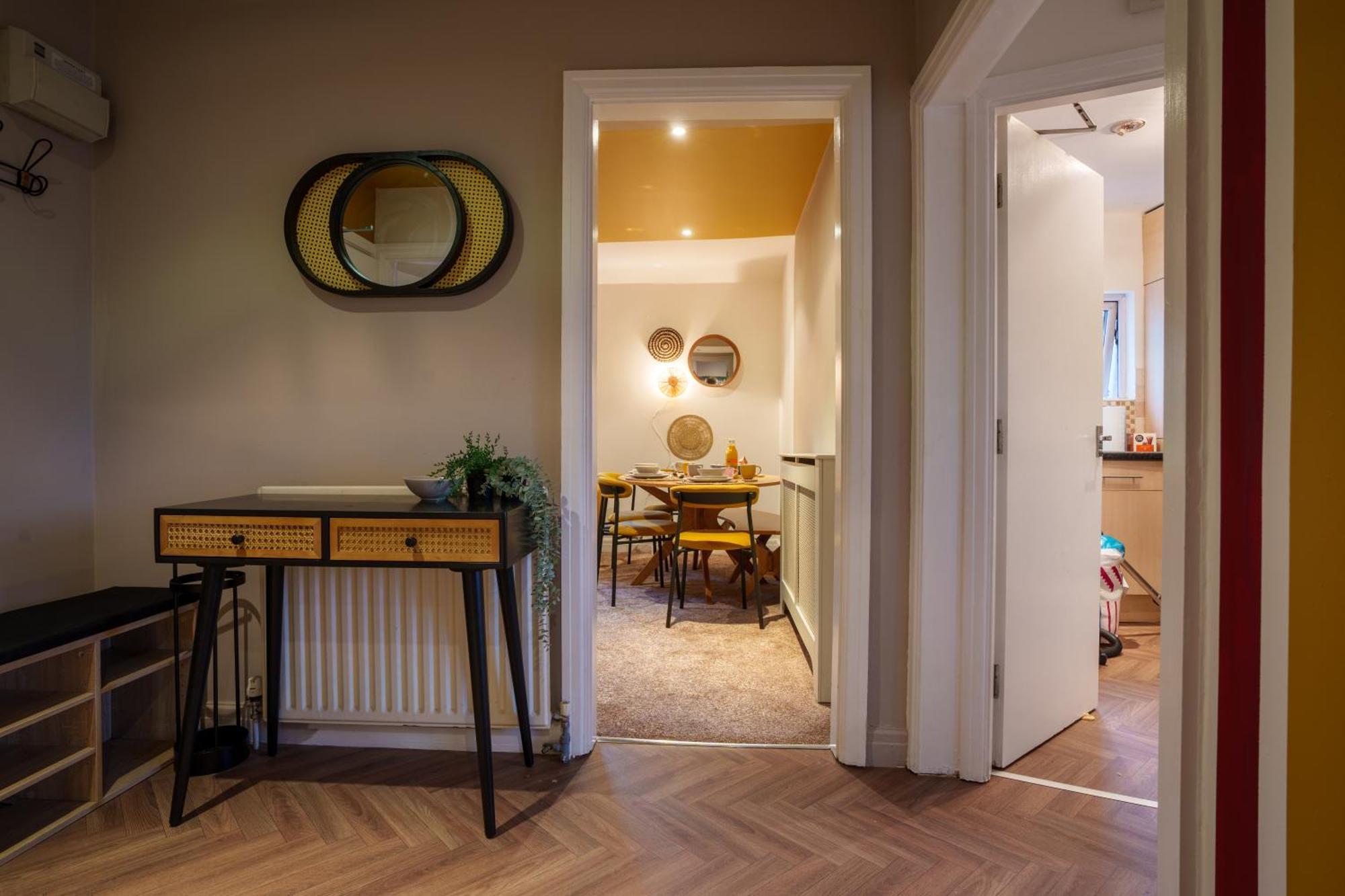 Stay With Airhgt @ Luxe Apartment In Central Harrogate Bagian luar foto