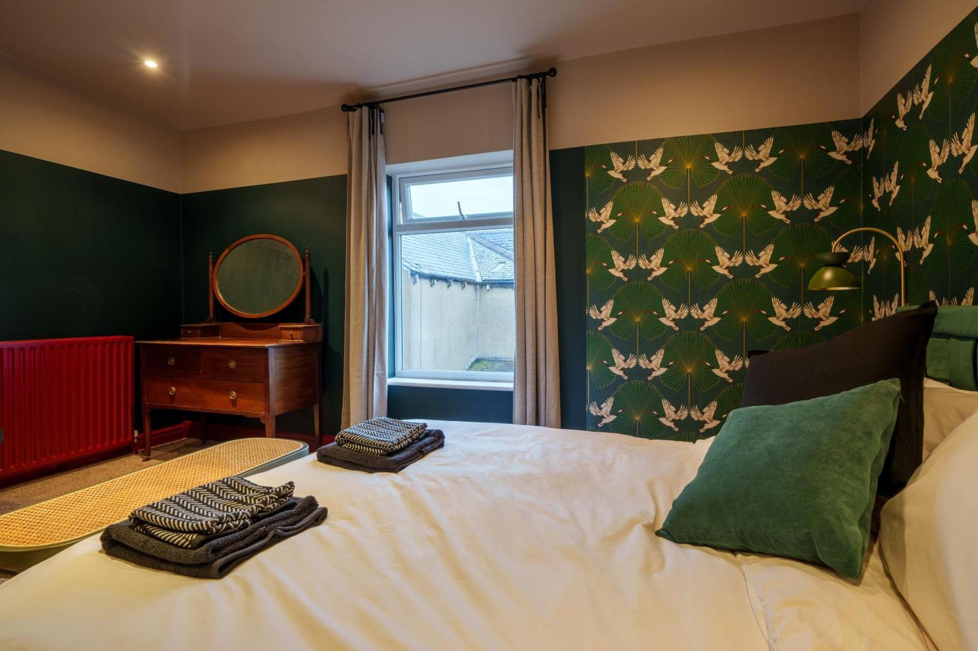 Stay With Airhgt @ Luxe Apartment In Central Harrogate Bagian luar foto